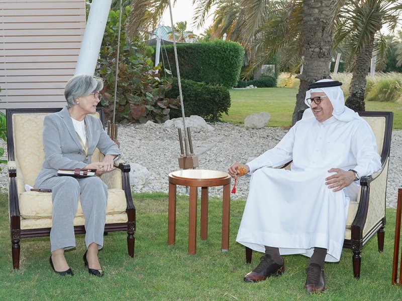 وزير الخارجية يجتمع مع وزيرة خارجية كوريا