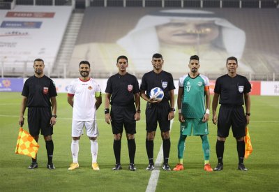 بالصور.. حكام الكرة يظهرون بالأطقم الجديدة