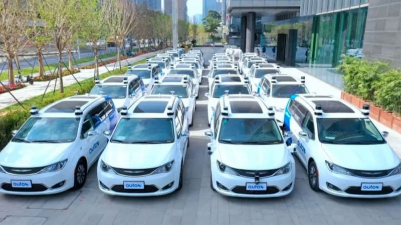 الصين تختبر لأول مرة سيارات ذاتية القيادة تمامًا