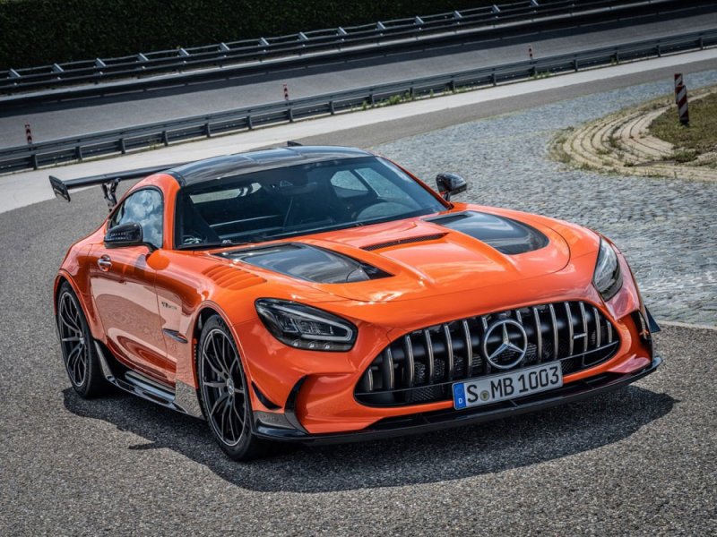بالفيديو: ما سعر مرسيدس AMG GT بلاك سيريز؟