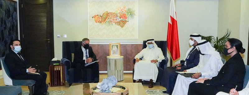 وزير الخارجية يجتمع مع سفير الاتحاد الأوروبي المعين لدى مملكة البحرين والمقيم في الرياض