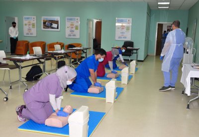 جامعة الخليج العربي تدشن ورشة الإنعاش القلبي المتقدم للحالات الطارئة