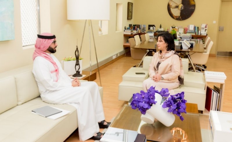 معالي الشيخة مي تستقبل سعادة وزير شؤون الشباب والرياضة