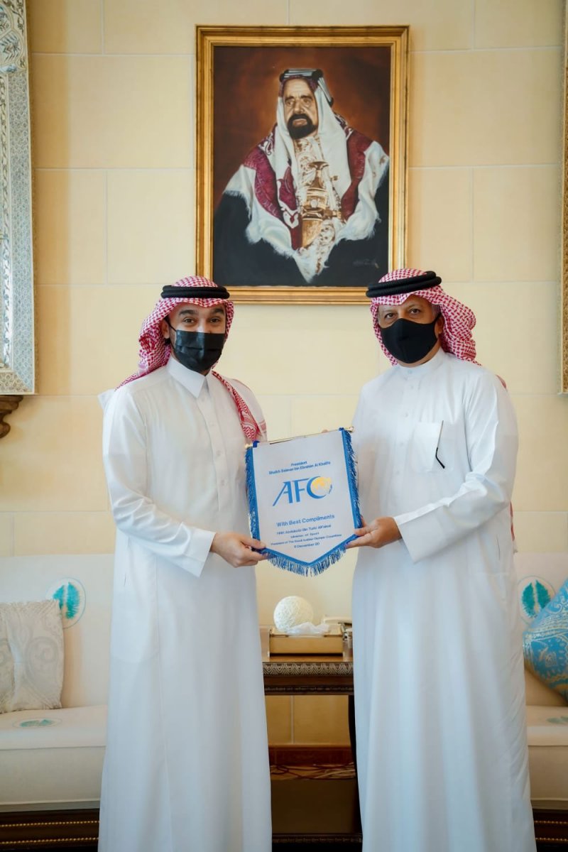 سلمان بن ابراهيم يبحث مع الامير عبد العزيز بن تركي آفاق تطوير كرة القدم الآسيوية 