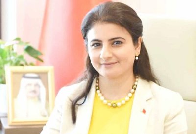 سوسن توقع تشريعا لمنع إعلانات أعمدة الإنارة.. وهذه معايير البلديات