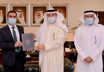وزير العمل والتنمية الاجتماعية يشيد بدعم البنك الأهلي المتحد لصندوق العمل الاجتماعي الأهلي