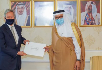 وزير الخارجية يستقبل المدير العام للمعهد الدولي للدراسات الاستراتيجية (IISS)