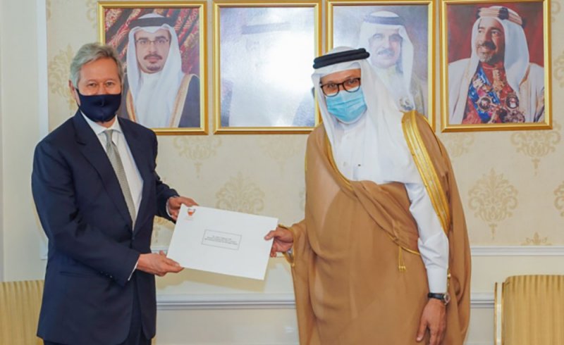 وزير الخارجية يستقبل المدير العام للمعهد الدولي للدراسات الاستراتيجية (IISS)