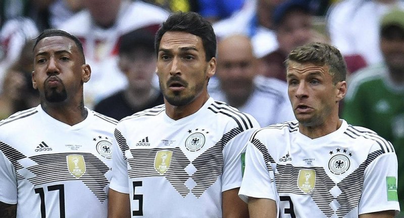 لوف يفتح الباب لعودة الثلاثي المستبعد