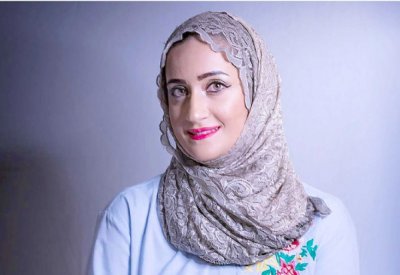 فاطمة علي: الأسود والأبيض اختزال لجميع ألوان الطيف