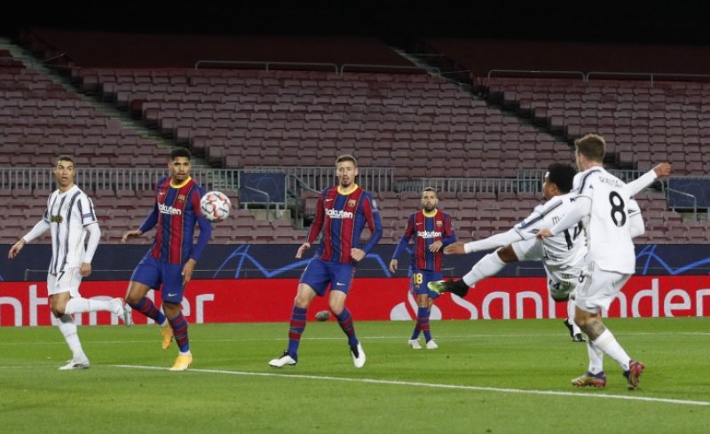 دوري ابطال أوروبا: يوفنتوس يفوز على برشلونة بثلاثية ولايبزيغ يتأهل على حساب اليونايتد