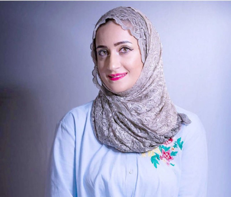 فاطمة علي: الأسود والأبيض اختزال لجميع ألوان الطيف