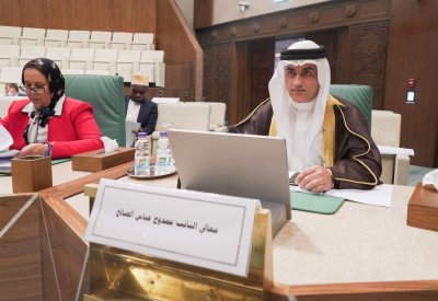 ممدوح الصالح: التعليم في البحرين يحظى باهتمام بالغ من لدن العاهل المفدى