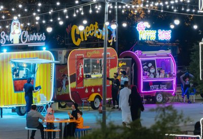 السياحة: «ضاحية عربات الطعام» تحقق إقبالاً جماهيريًا فاق الـ 160 ألف زائر