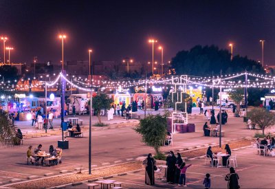 السياحة: (ضاحية عربات الطعام) تحقق إقبالاً جماهيرياً فاق الـ 160 ألف زائر