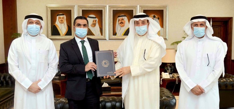 وزير العمل يشيد بدعم البنك الأهلي المتحد لصندوق العمل الاجتماعي الأهلي   