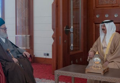 جلالة الملك المفدى يستقبل سماحة الشيخ عبدالله الغريفي