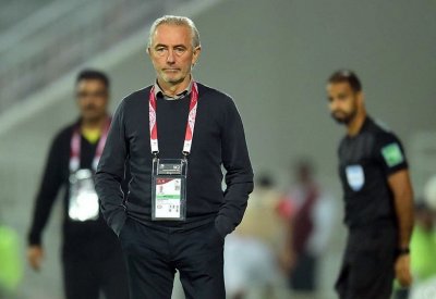 فان مارفيك يعود إلى تدريب منتخب الإمارات