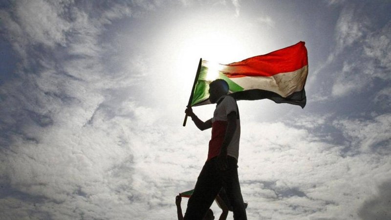 حمدوك والبرهان يعلقان على "القرار الأميركي التاريخي"