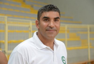 العنزور يستقيل من تدرب سلة البحرين