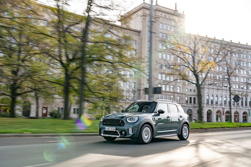 BMW تستعد لإنتاج  MINI كروس أوفر المستقبلية