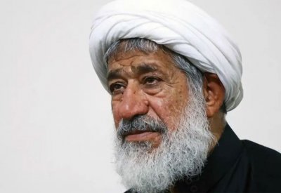 مرجع إيراني يهاجم خامنئي لإعدام زم.. وينتقد صمت السيستاني