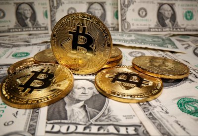 بيتكوين تتخطى 22 ألف دولار للمرة الأولى منذ إطلاقها