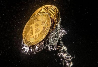 بتكوين تواصل "التحليق".. والسبب "مستثمرون كبار"