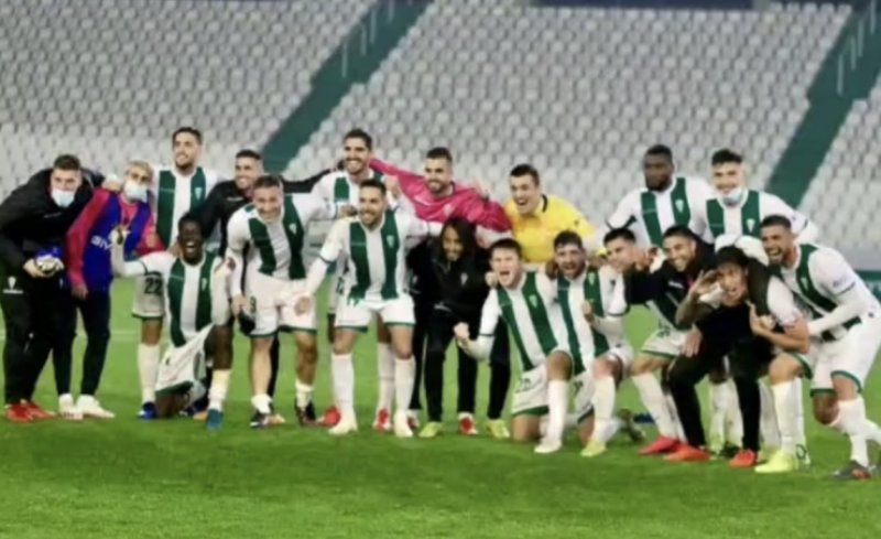 ناصر بن حمد يشيد بتأهل قرطبة إلى الدور الثاني بكأس ملك إسبانيا