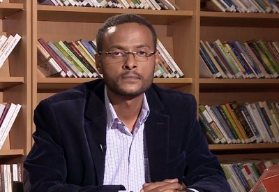 الباحث السوداني غسان عثمان يستقرئ "دوبريه:الميديولوجيا والكتابة العربية" في مركز الشيخ إبراهيم 