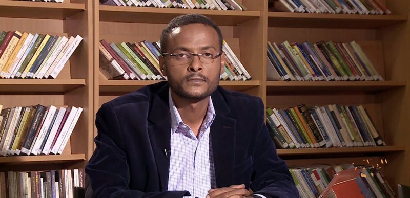 الباحث السوداني غسان عثمان يستقرئ "دوبريه:الميديولوجيا والكتابة العربية" في مركز الشيخ إبراهيم 