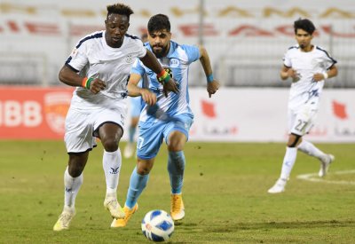 بالصور: الرفاعان يتأهلان إلى نصف نهائي أغلى الكؤوس