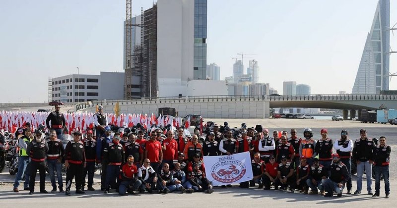 نادي البحرين للدراجات النارية (BMC) يشارك أفراح الوطن وينظم مسيرة خاصة للعيد الوطني المجيد