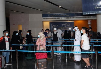 سلطنة عمان تغلق حدودها لمواجهة "السلالة المتحورة"