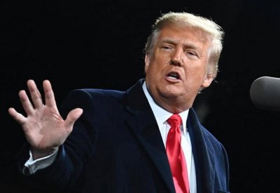 وصفها بـ"العار".. ترامب يرفض خطة الكونغرس لإنعاش الاقتصاد