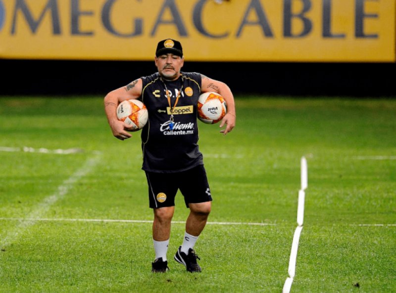 مفاجأة في نتائج تشريح جثة مارادونا