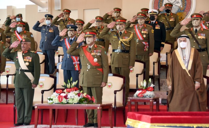 جلالة الملك ينيب القائد العام لرعاية حفل تخريج الدفعة 14 من مرشحي الضباط