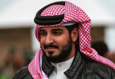 عيسى بن عبدالله يهنئ سمو ولي العهد رئيس مجلس الوزراء