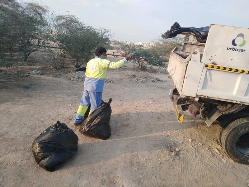 30 حاوية بالمناطق المفتوحة بالجنوبية للتخلص من المخلفات