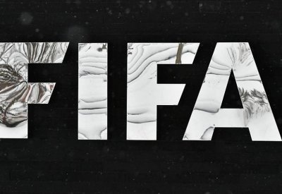 كورونا يجبر "فيفا" على تأجيل بطولتي كأس عالم