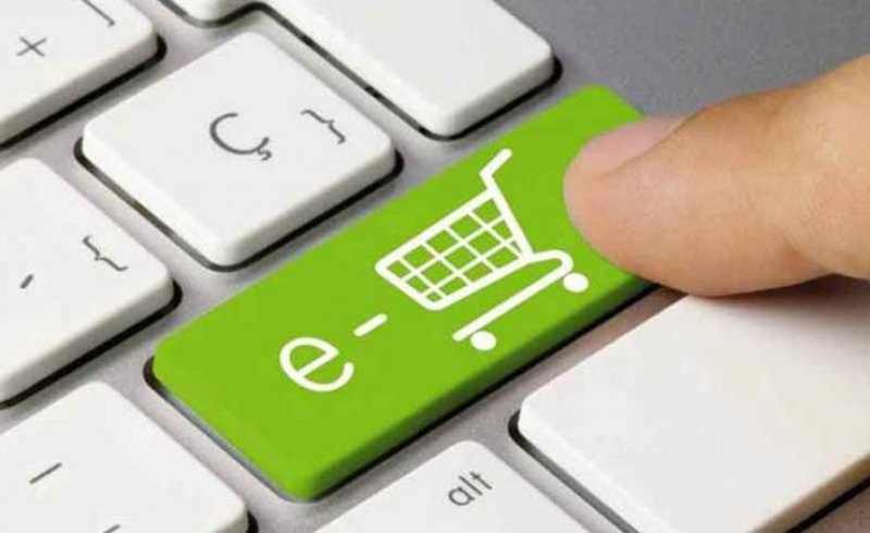 التسوق الإلكتروني يرفع مبيعات التجزئة في موسم العطلات الأمريكية 3%