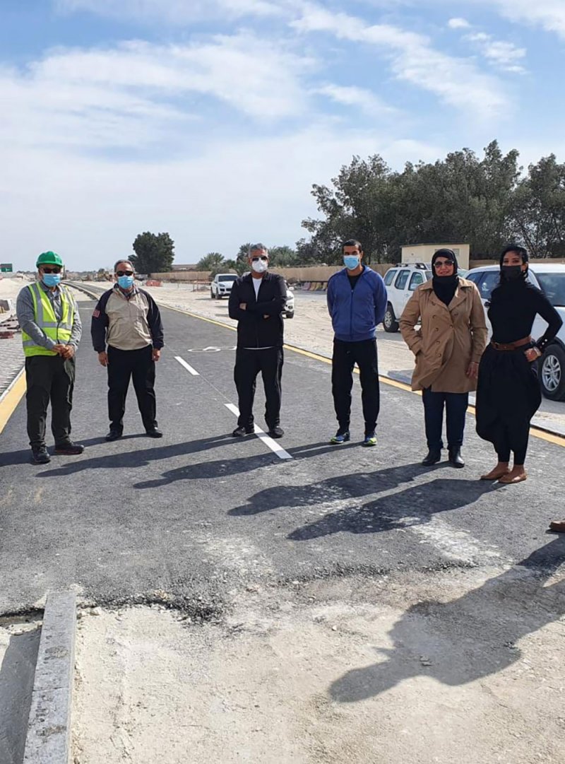 وزير الأشغال يتفقد مشروع مسار الدراجات الهوائية ضمن شارع جنوب البحرين الدائري 