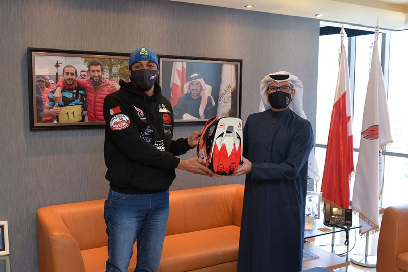 النصف يطلع على استعدادات سلمان محمد للمشاركة برالي داكار العالمي