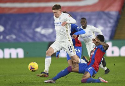 بارنز ينقذ ليستر سيتي من السقوط أمام كريستال بالاس