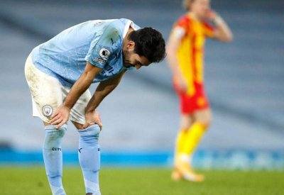 تفشي كورونا بين اللاعبين يؤجل قمة الدوري الإنجليزي