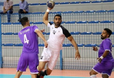 محمود عبدالقادر باقٍ مع يد باربار