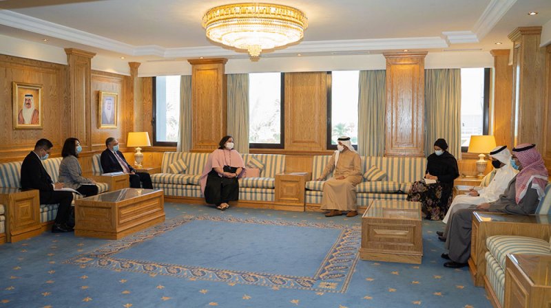 عبدالله بن أحمد يؤكد رعاية البحرين للعمالة الوافدة