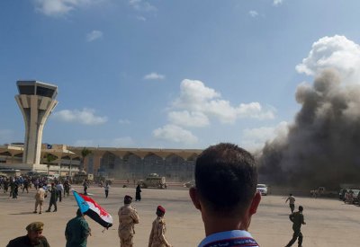 هادي: إرهاب الحوثي لن يثني الحكومة عن ممارسة مهامها