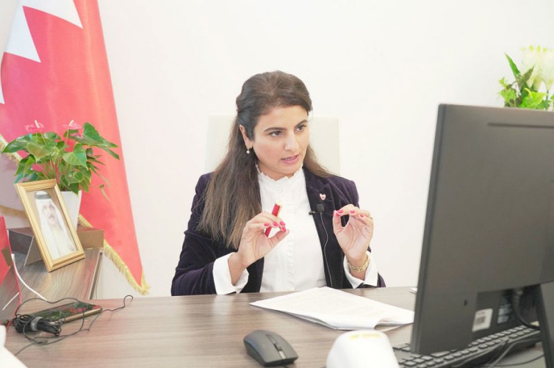 النائبة الطبيبة