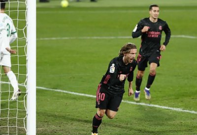 إلتشي يعطل قطار ريال مدريد